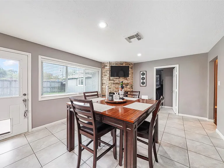 304 Old Bayou Dr — Photo 11