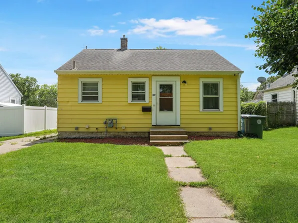 1422 Vine St, Waterloo, IA 50703