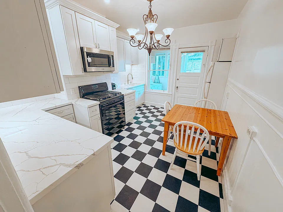 359 6th Ave #2