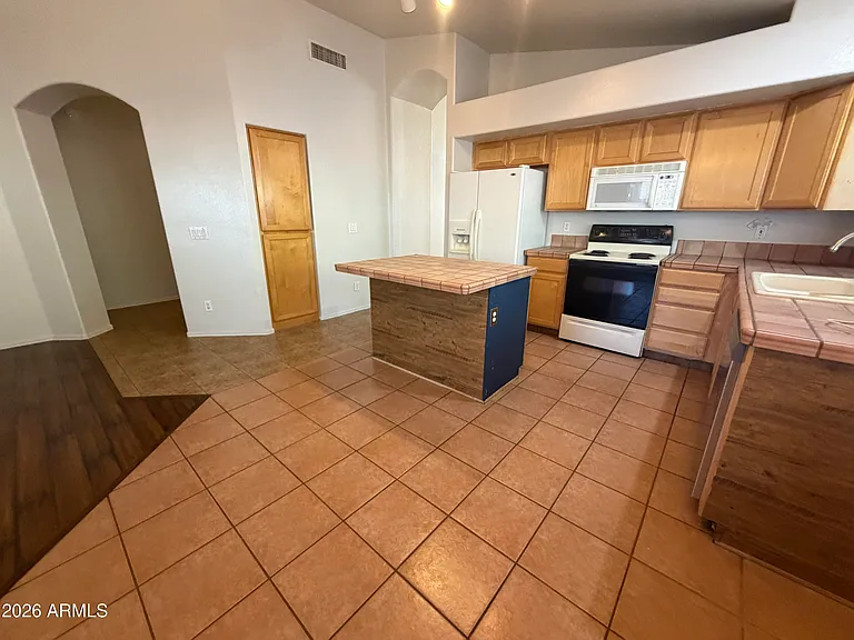 1767 E Toledo St — Photo 7