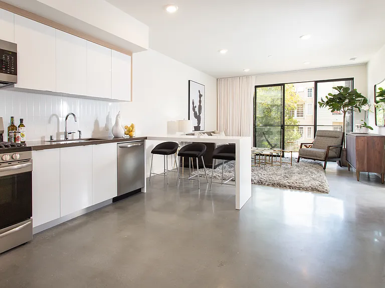 Frame Mar Vista — Photo 19
