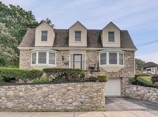 11 Arnold Rd, Poughkeepsie, NY 12601