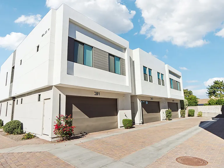 St. Moritz Townhomes — Photo 27