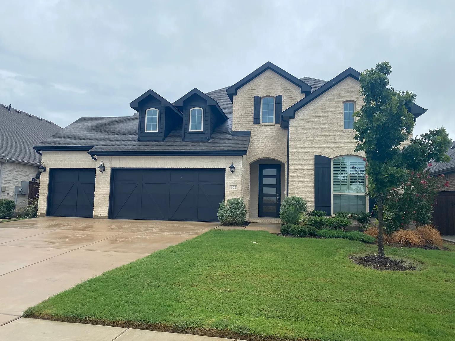 5 bed, 3078 sqft, $3,900 — Photo 3