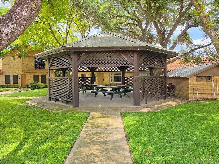 900 E Dallas Ave #UT3 — Photo 19