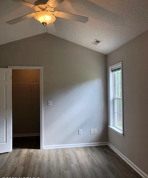4225 Elizabeth Ave — Photo 9