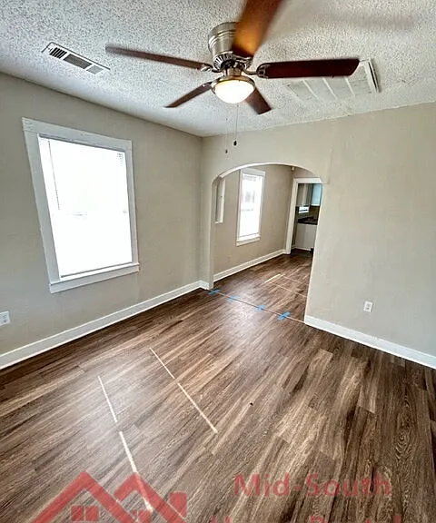 253 Silverage Ave — Photo 2