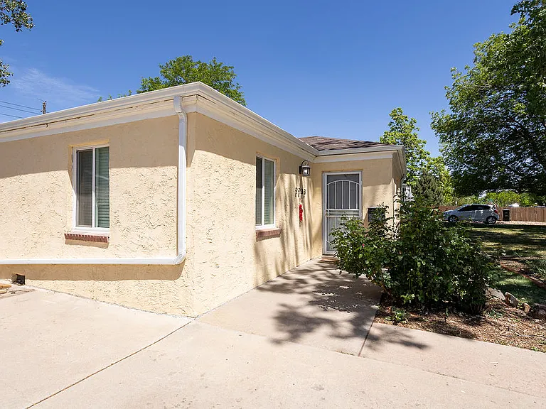 2233 Poplar St — Photo 5