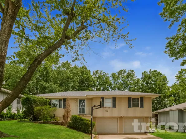 1116 NE 10th St, Blue Springs, MO 64014