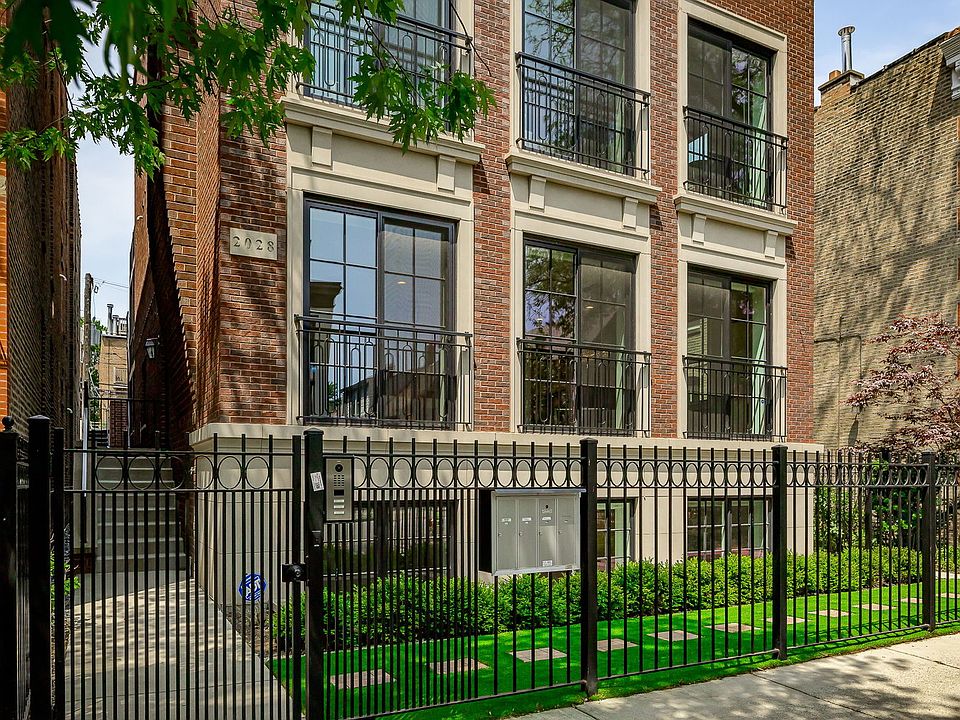 1st image of 2028 N Sheffield Ave #1