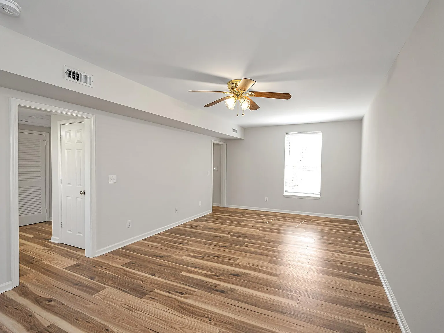 3 bed, 2.5 bath, 1560 sqft, $1,595 — Photo 4