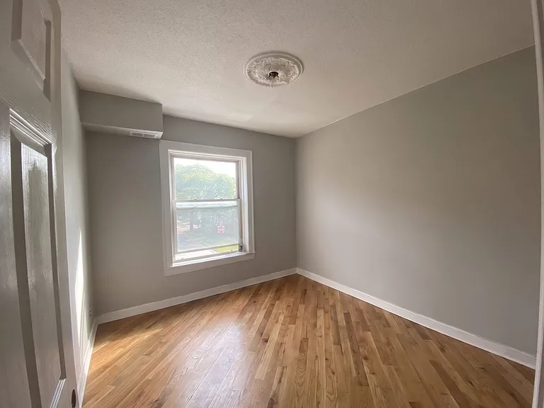 4626 W Lawrence Ave — Photo 10