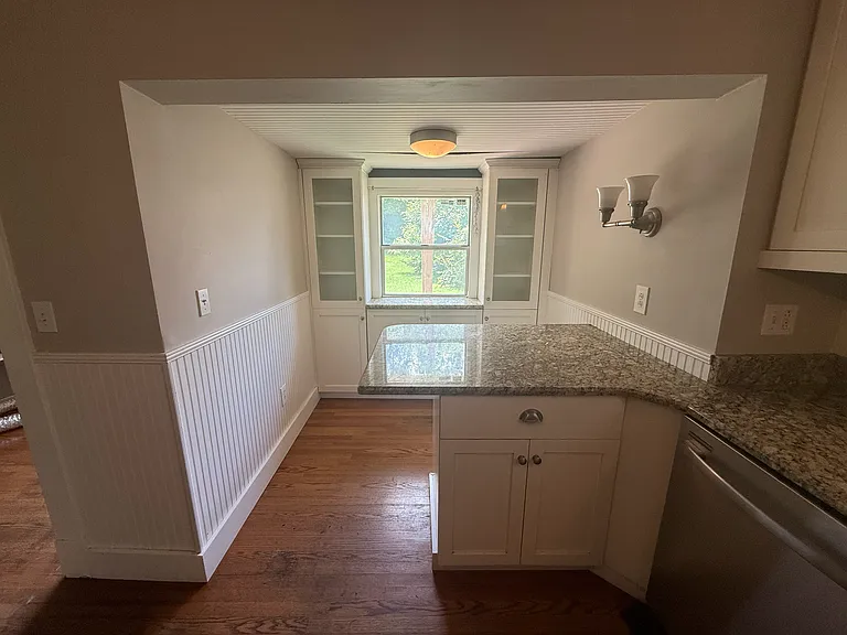 1004 Gillock St — Photo 44