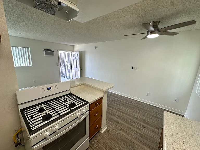 Courtyard Square Apartments — Photo 11