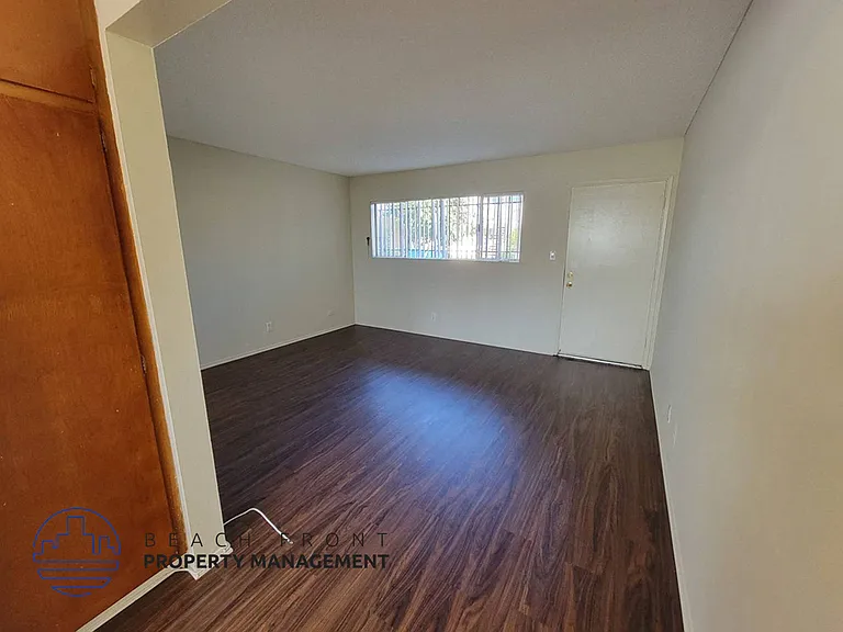 13921 Normandie Ave. — Photo 11