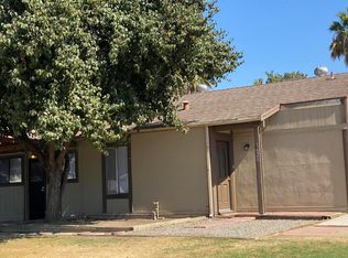 1620 S Rossmoor Ct, Visalia, CA 93277