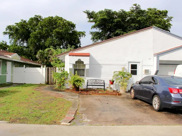 7171 SW 14th St, North Lauderdale, FL 33068