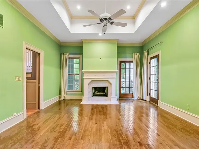 430 W Wesley Rd NW — Photo 46