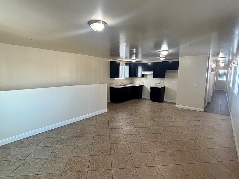 9031 S Avalon Blvd — Photo 4