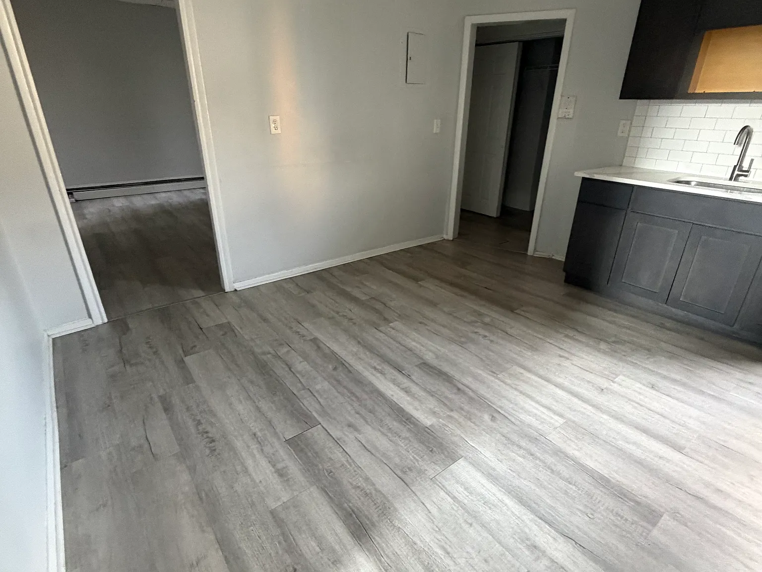 2 bed, 750 sqft, $2,200 — Photo 3