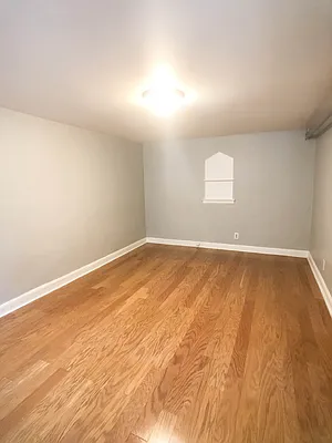 Rented by Realty 2000 Corp | media 6