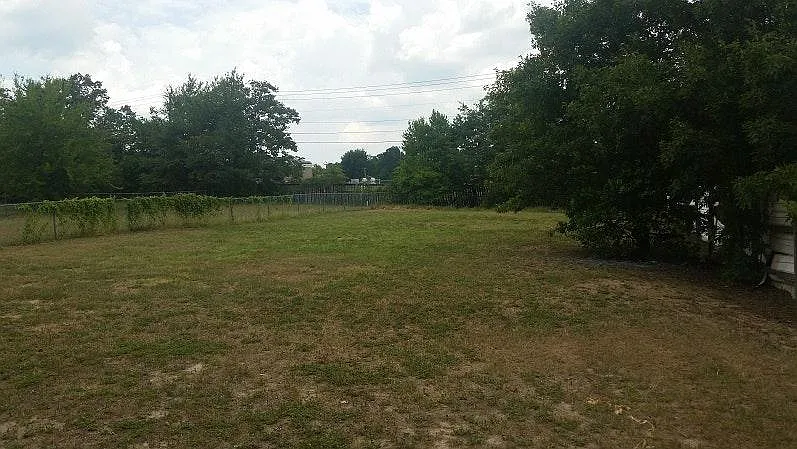 3 bed, 1220 sqft, $1,350 — Photo 3