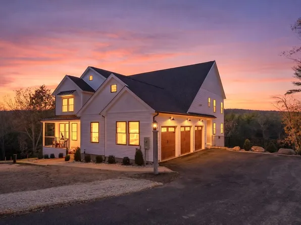 18 Sprague Mill Road, Bedford, NH 03110