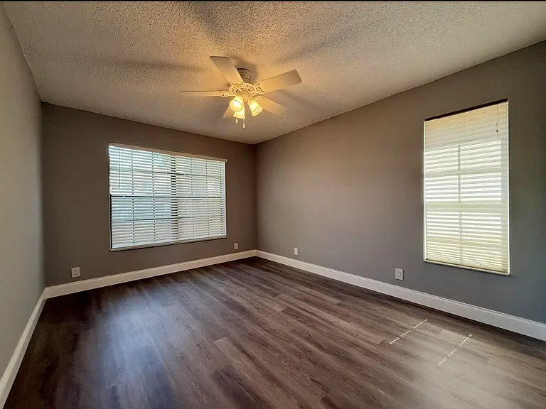 432 Ashwood Pl — Photo 29