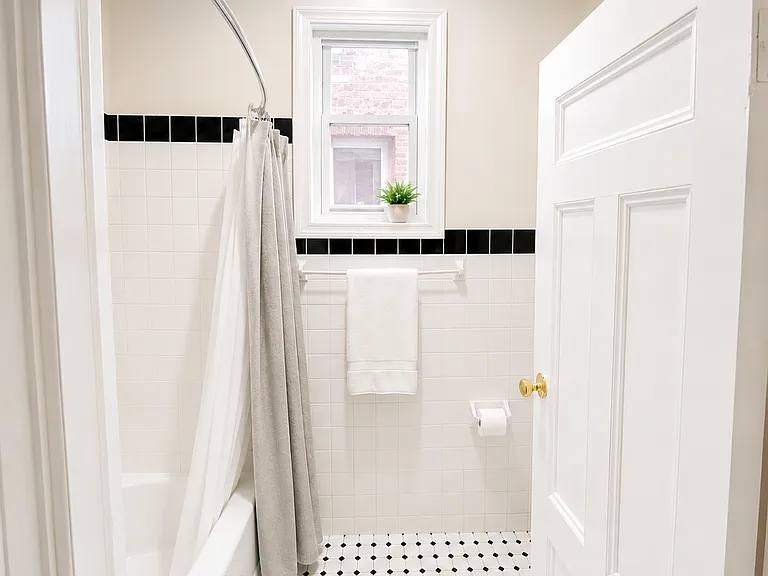 108A Central St #3R — Photo 7