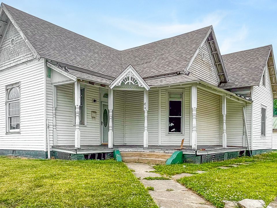 1st image of 614 W 2nd St