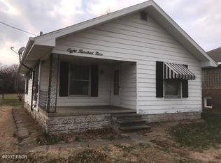 809 N 18th St, Herrin, IL 62948