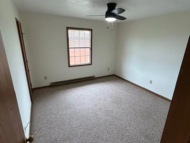 1520 Hawk Cir #F — Photo 10