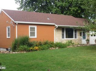 400 S Walnut St, Carroll, IA 51401