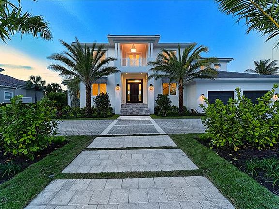 4th image of 111 S Warbler Ln