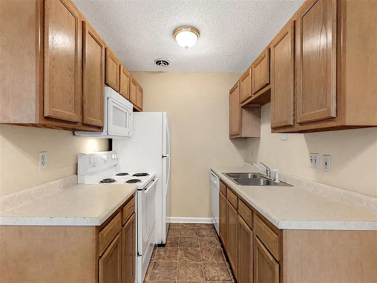 Oak Valley Apartments — Photo 37