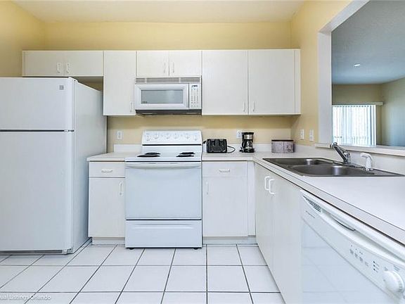 3rd image of 13220 Galicia St APT 208