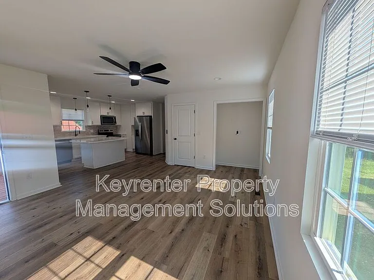 55 Breezewood Dr — Photo 7