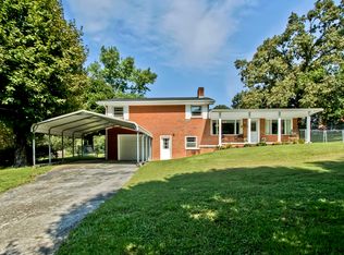 582 Strange Rd, Lenoir City, TN 37772