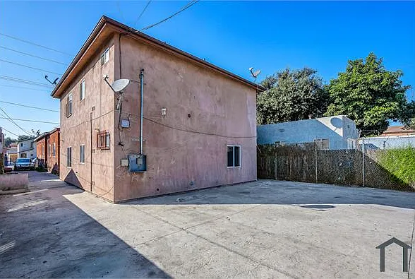 8318 S San Pedro St — Photo 16