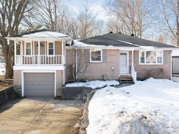 1287 Lamont Ave NW, Grand Rapids, MI 49504