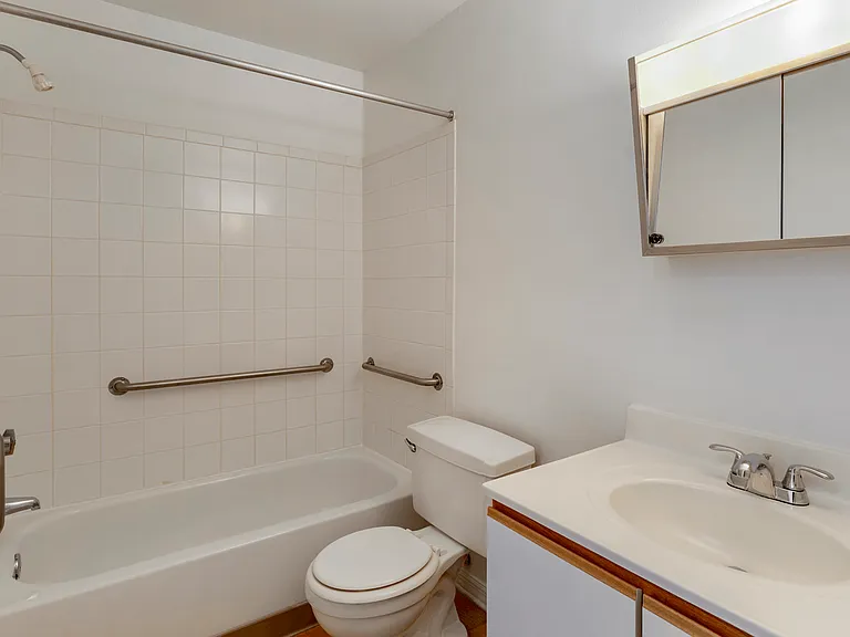 Silver Hill at Arboretum Apartments — Photo 10