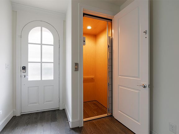 5th image of 2613 Maxroy St