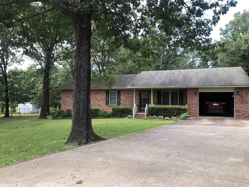 1st image of 11 Lindsey Cir