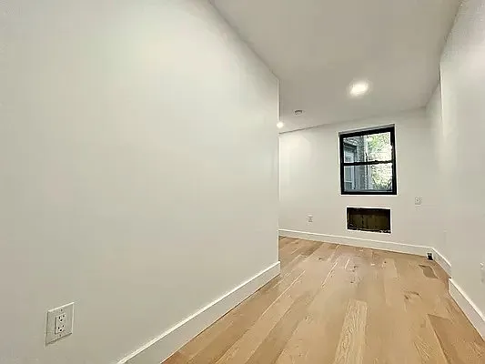 Entry / hallway, photo 1