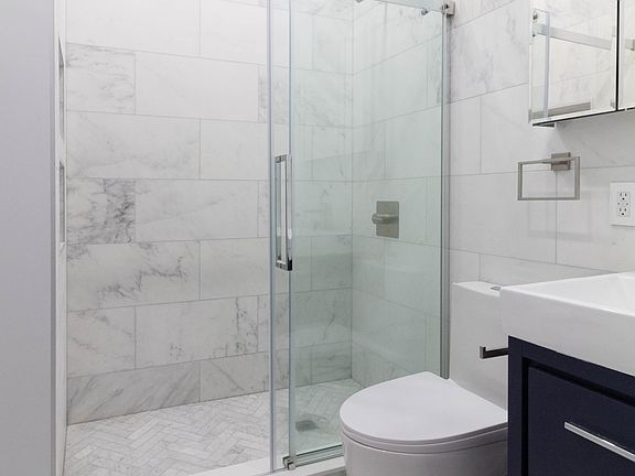 2nd image of 122 E 37th St #4R