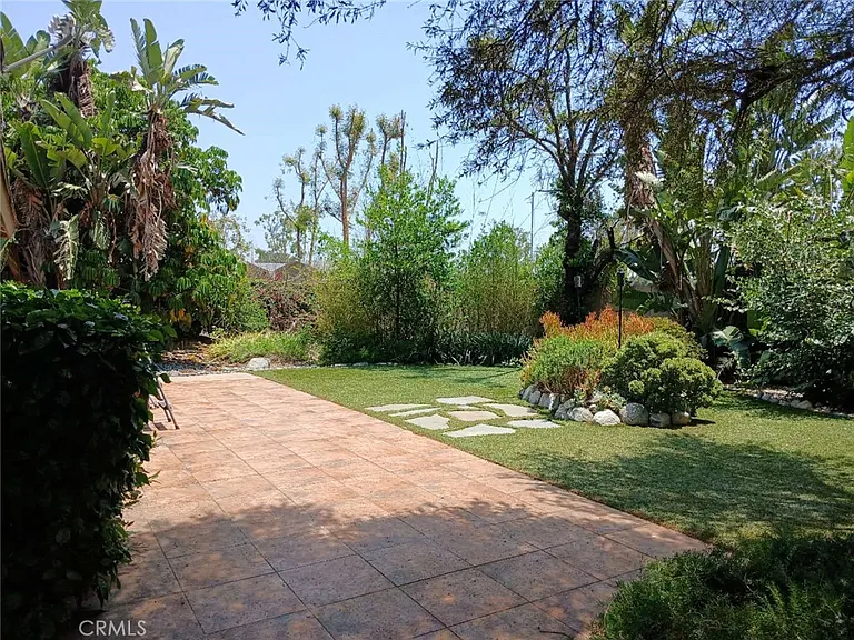 444 Redlands Ave — Photo 8