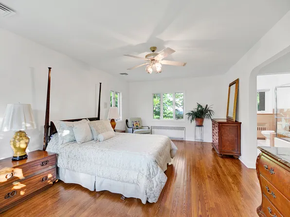 125 Bertha Place image 13 of 24