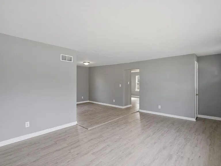 4502 Stivers St — Photo 3
