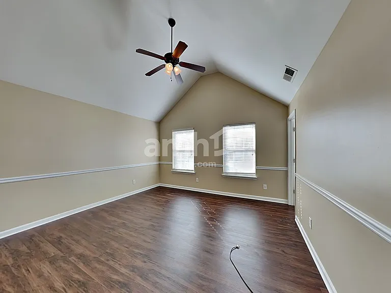 144 Tyre Dr — Photo 12