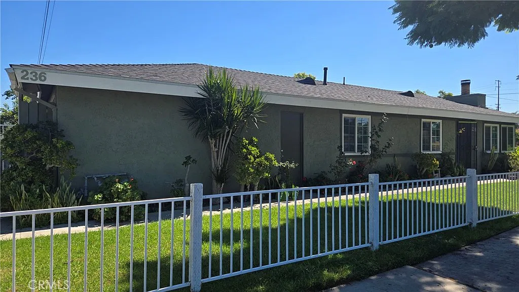 3 bed, 1300 sqft, $3,500 — Photo 3
